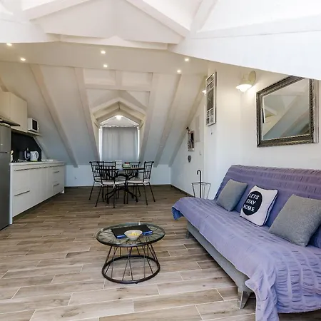 Life Apartment