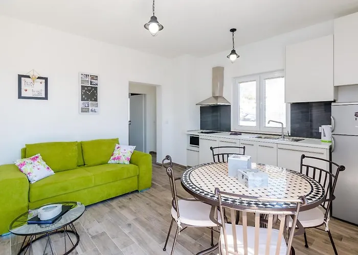 Apartament Life *