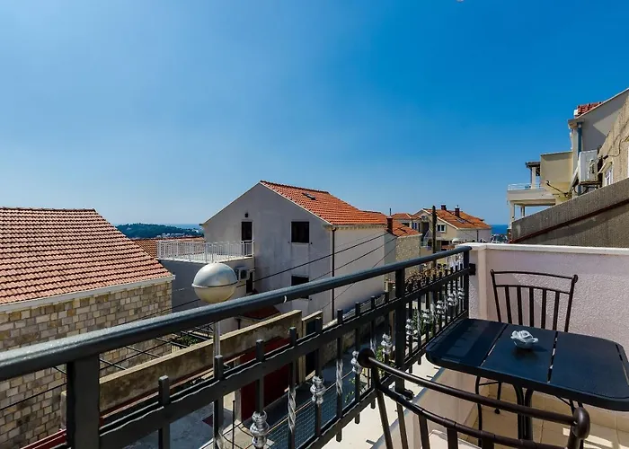 Life Apartman *